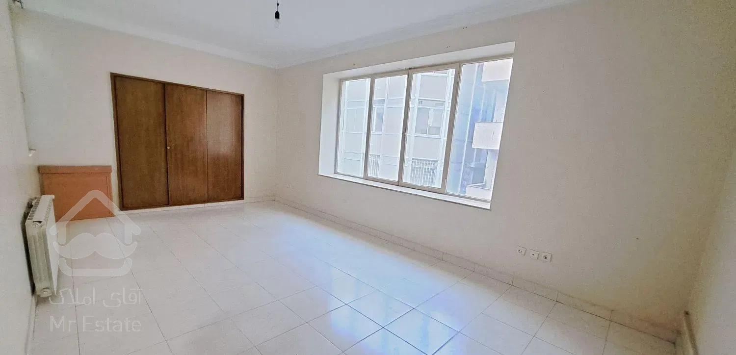 ۲۰۰ متر آپارتمان/بلوار/قدرالسهم دار/قابل معاوضه