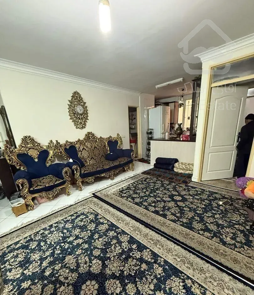 ۵۴ متری طبقه اول صفا‌غربی