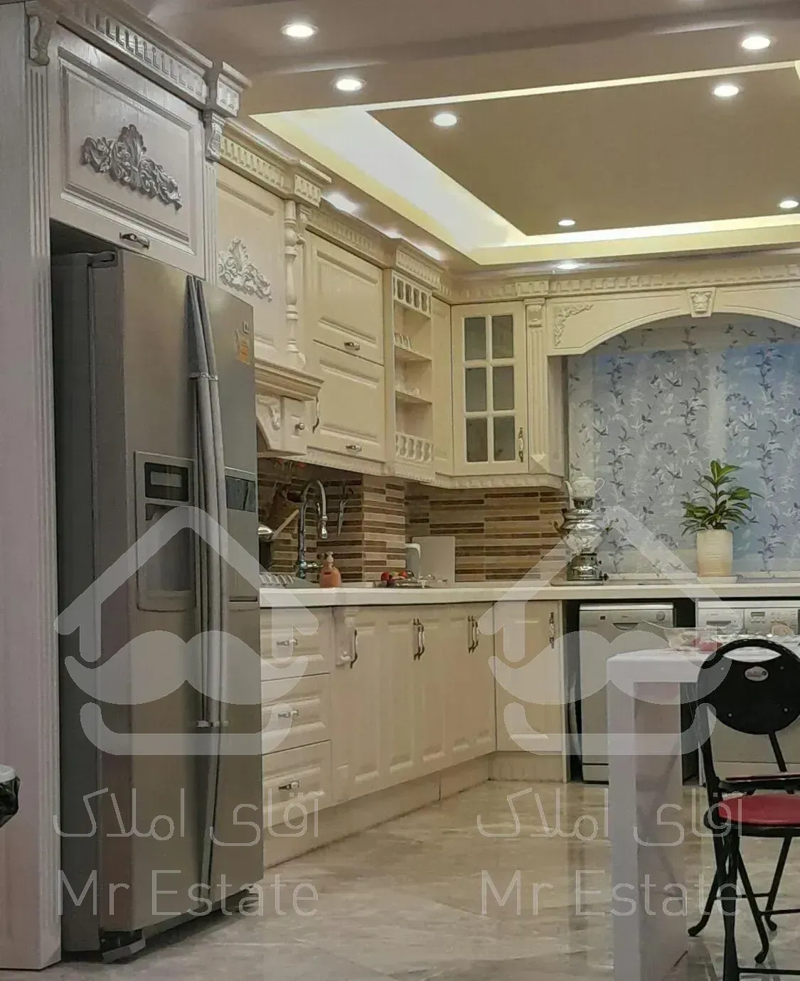 دوبلکس نوساز وبسیار تمیز چهار خوابه فول با جکوزی