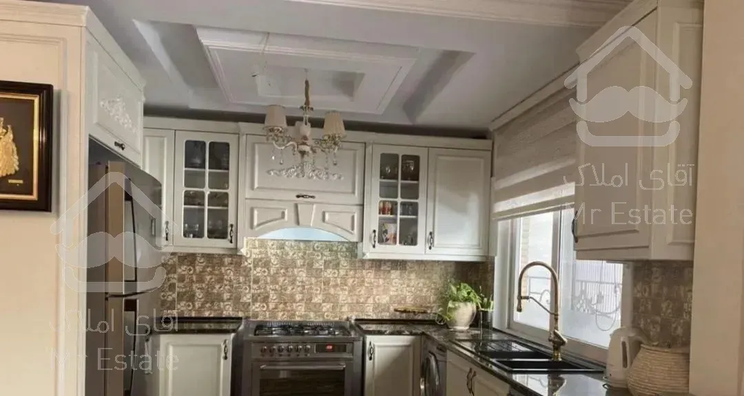 آپارتمان ۱۲۸ متری سه خواب (پیاده تا مترو ۱۰ دقیقه)