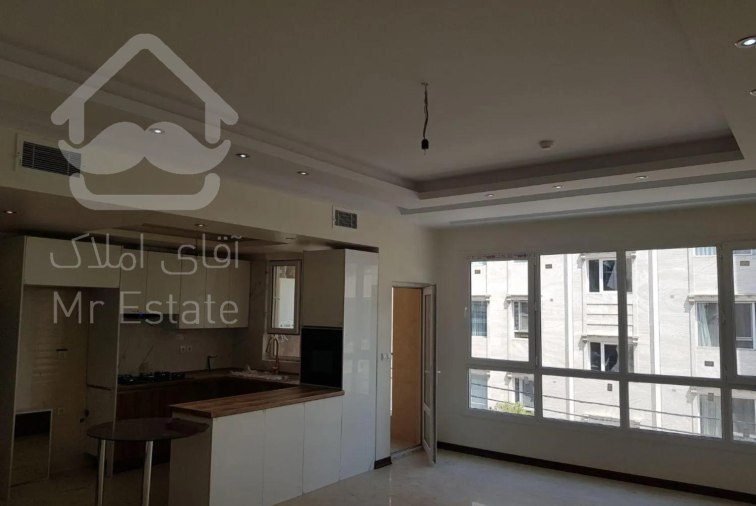 ۹۸ متر/۴ساله/فول*رو به کوچه*