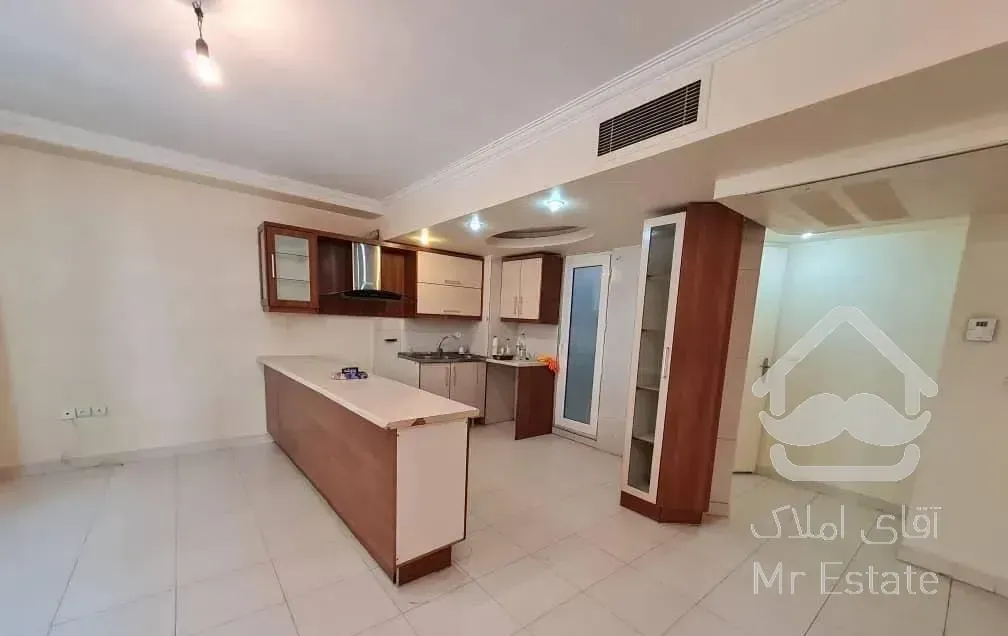 آپارتمان جلفا 58 متر 12 ساله طبقه 4