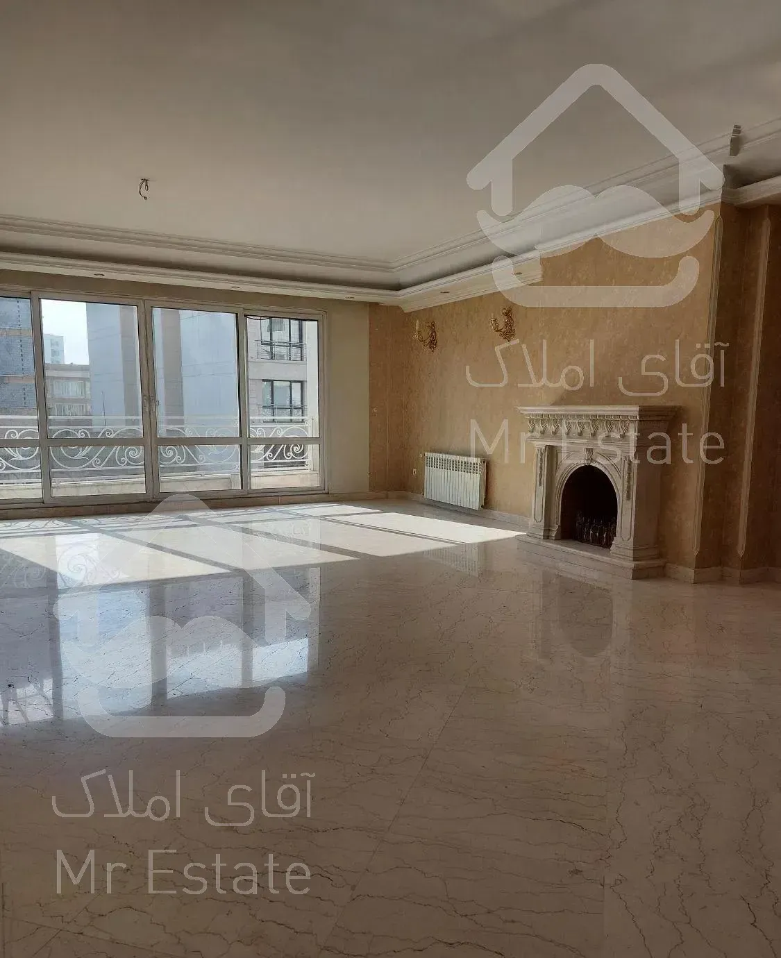 آپارتمان ۲۶۰ متر ۴ خواب تک واحدی استخردار