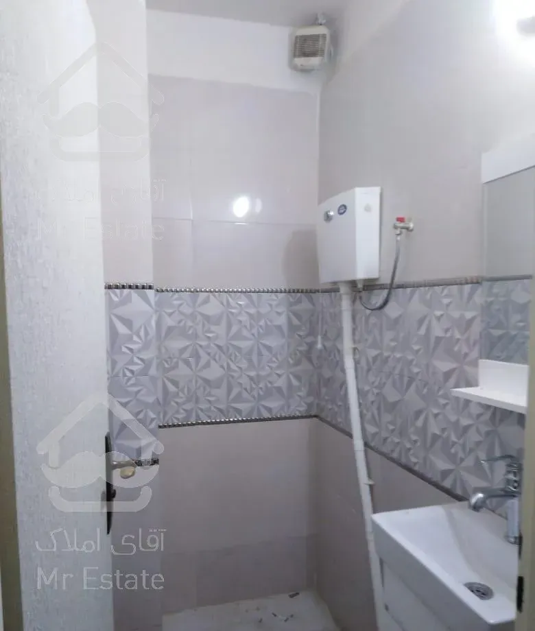 ۶۵متری۶۱متری*با آسانسور*جمهوری تا آذربایجان