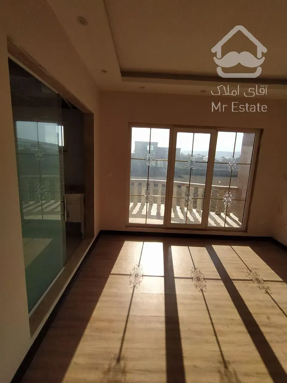 فروش ویلا ۳۰۰متری