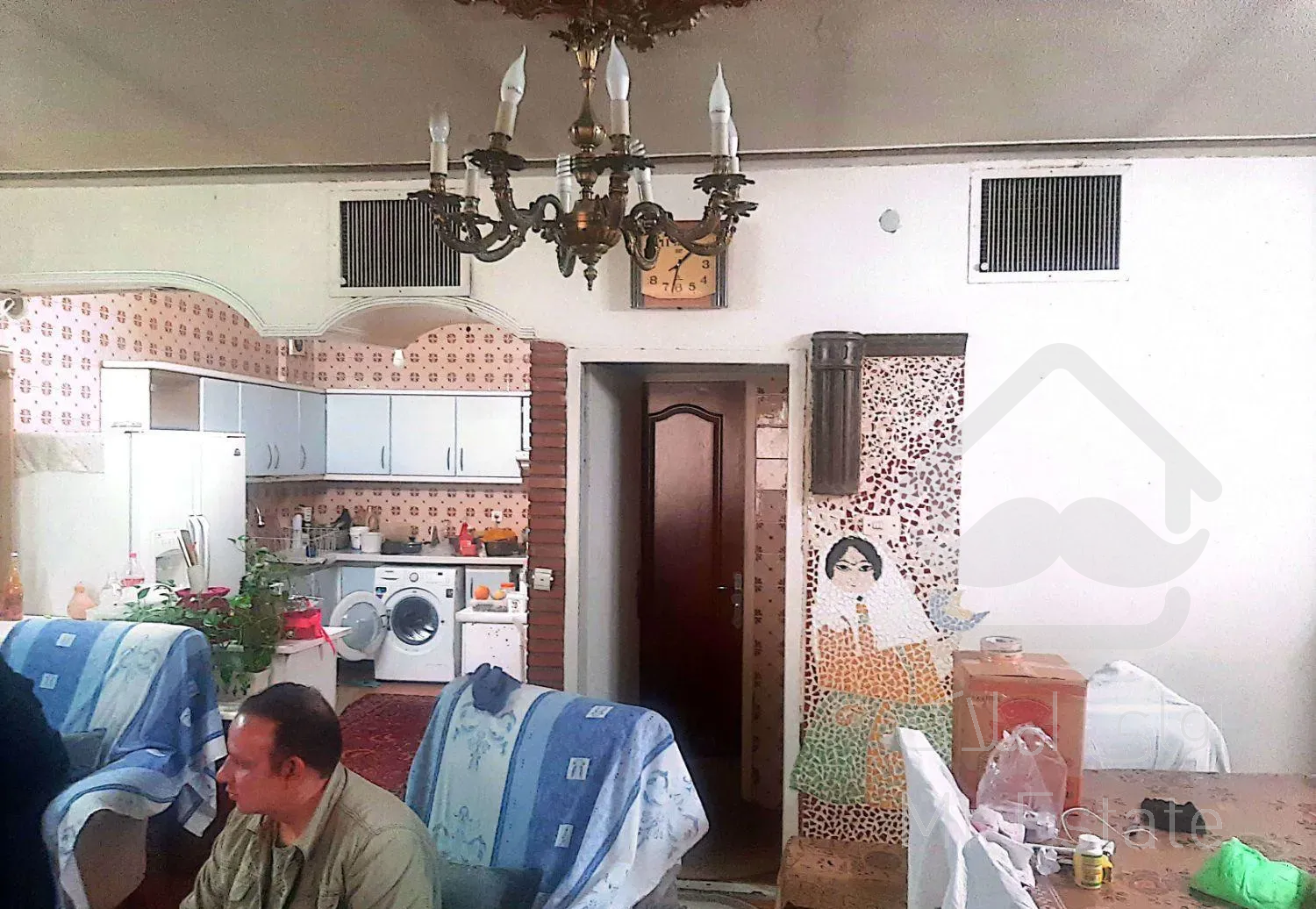 ۱۸۰ متر ملک دربستی در ۳ طبقه چهار واحد