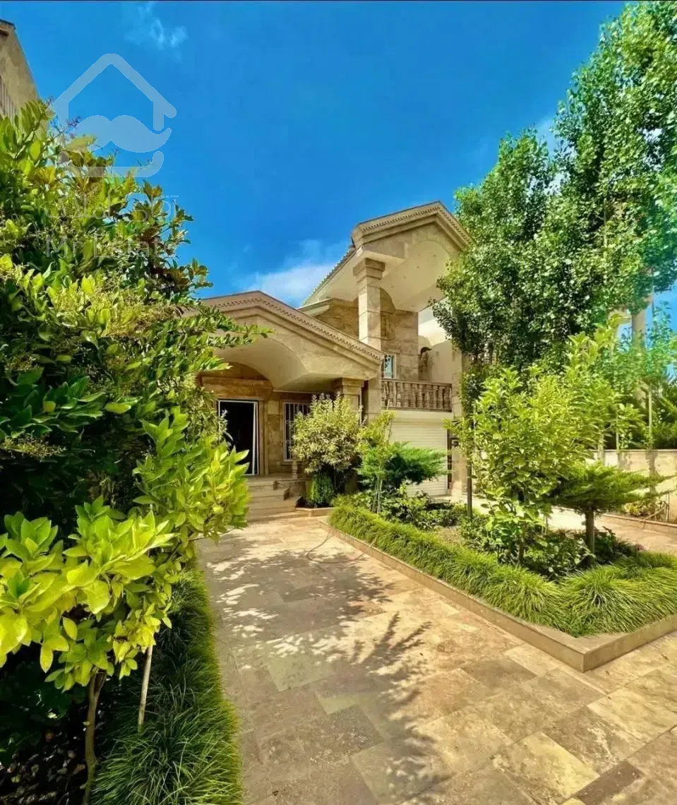 ویلا نیم پیلوت سه خواب 250 متری شهرکی سندتک‌برگ