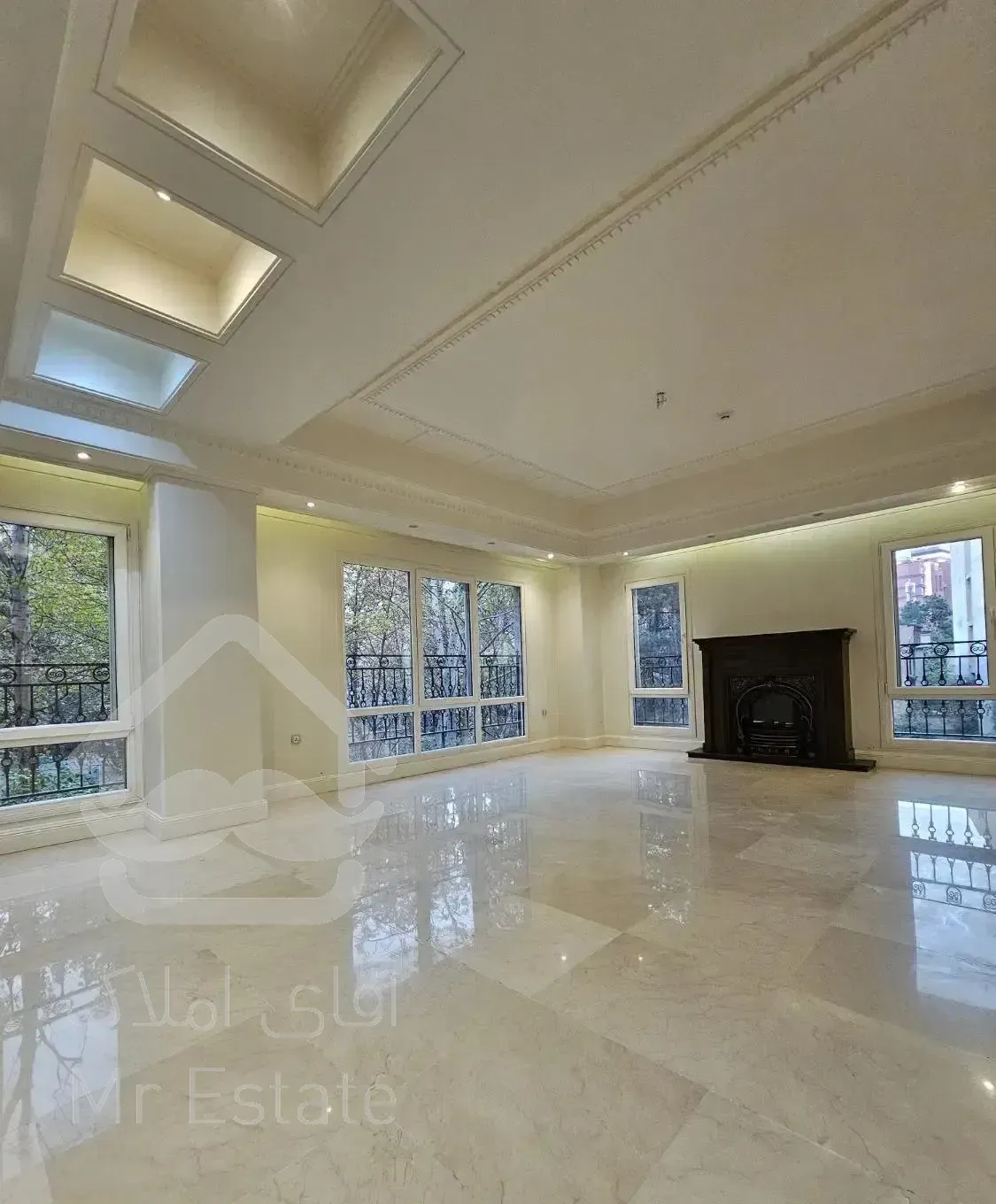 فرشته ، ۱۹۲ متر با دید همیشگی باغ