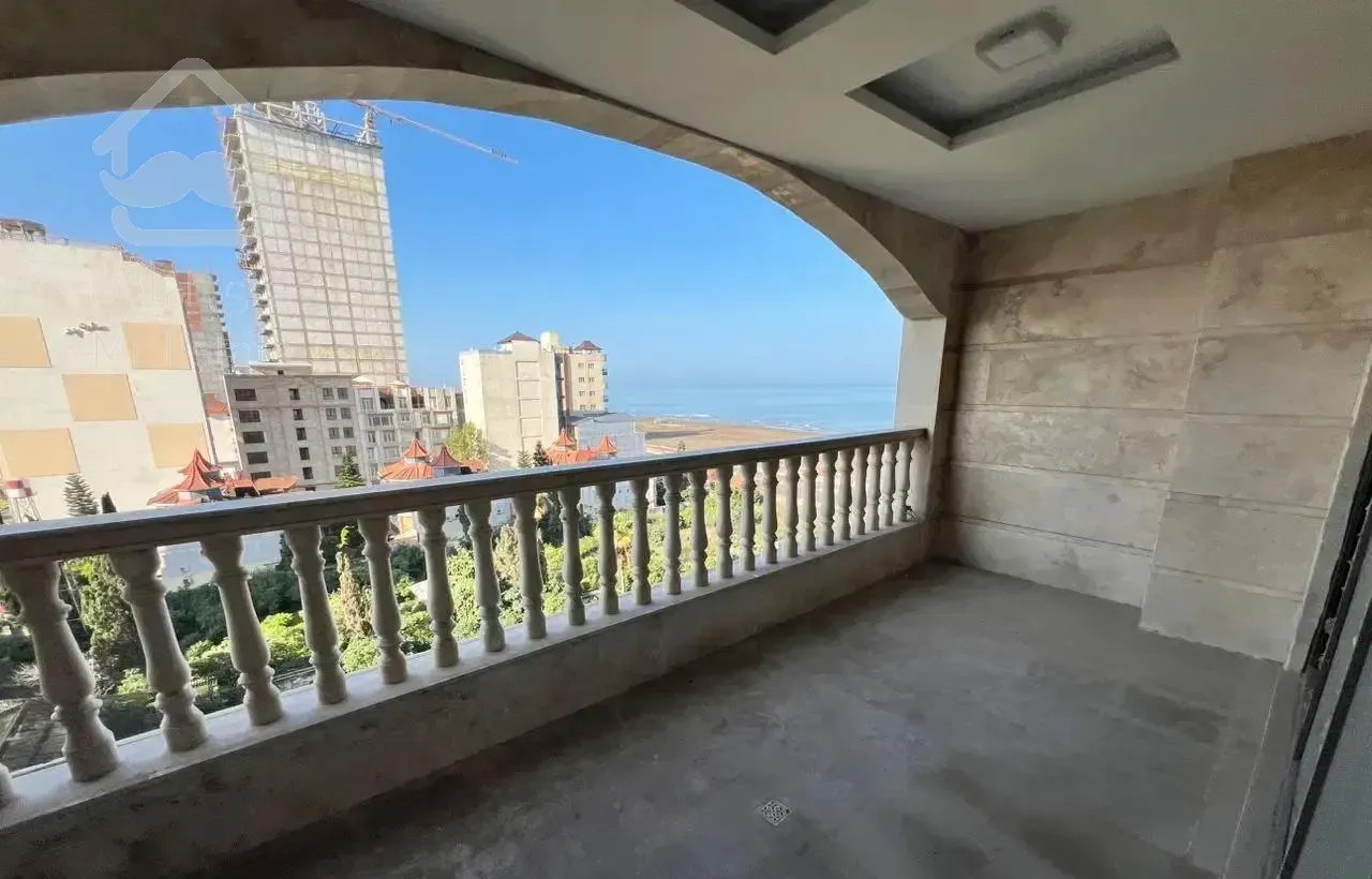 135 متری کلید نخورده خوش نقشه