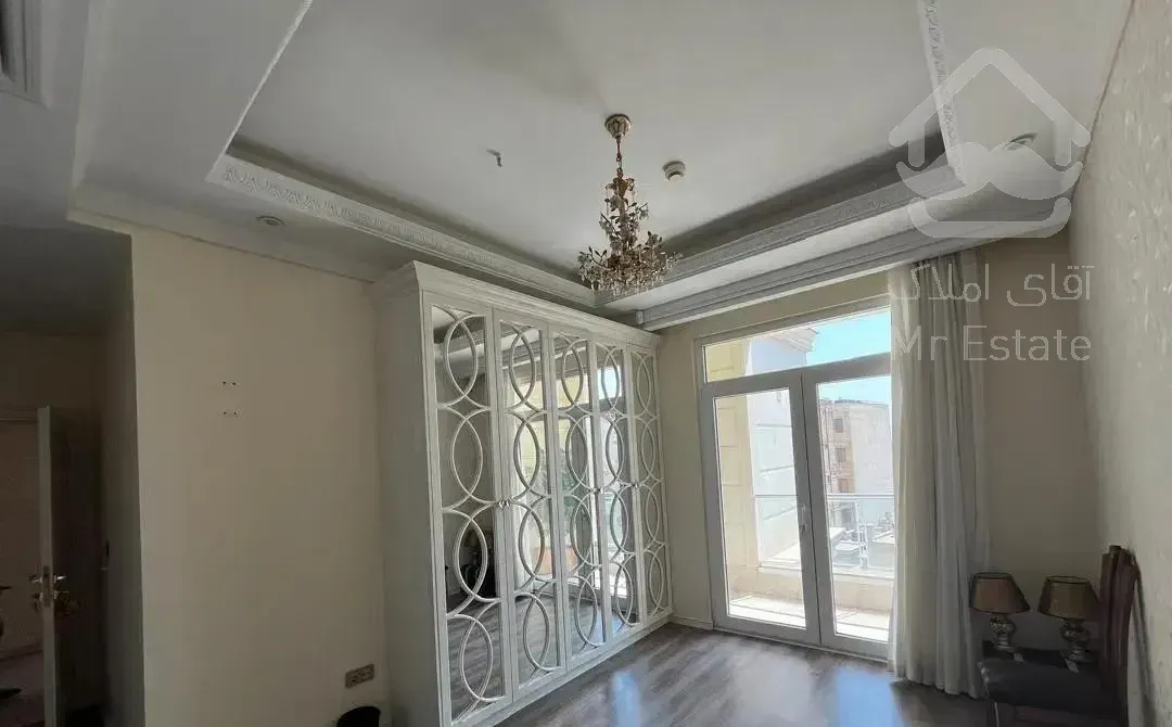 فرمانیه شرقی سنبل ۱۶۰متر ۳خ ویودار سلطنتی ساز