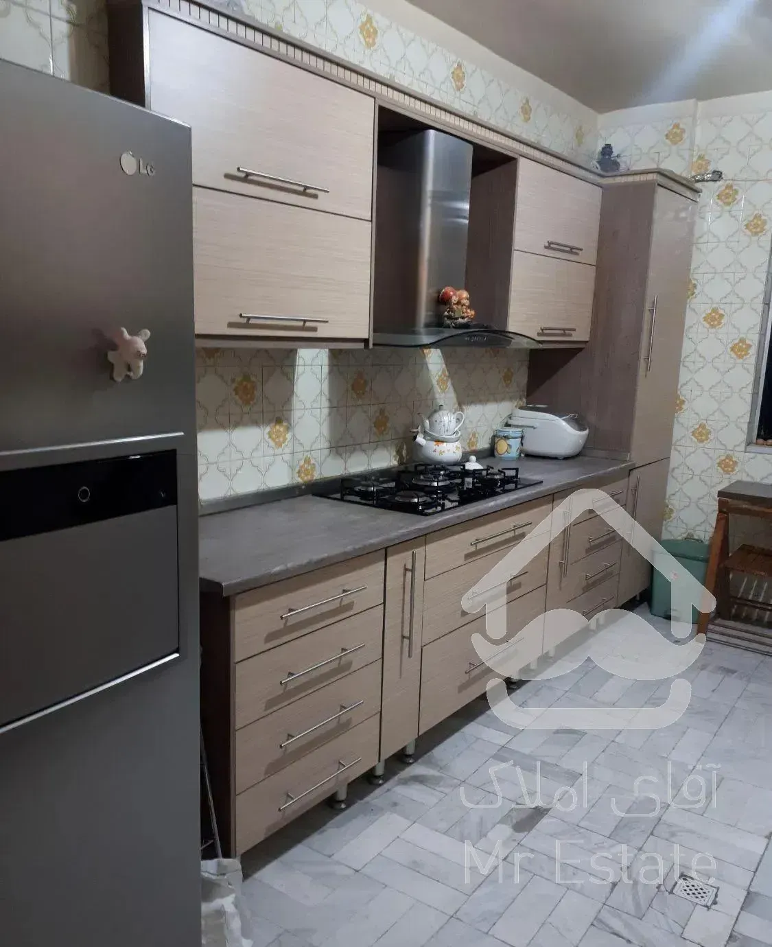 آپارتمان۱۴۰ مترسه خواب حافظ