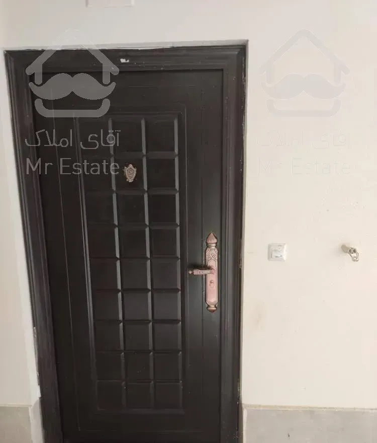 ۸۷ متر دو خواب    فاصله تا مترو ۴۰۰ متر