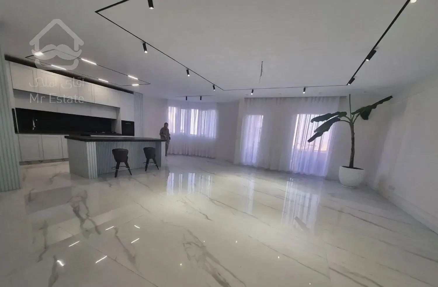 ۱۴۹ متر سعادت آباد صراف ها / ۷ ساله