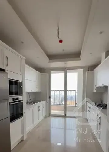 ۱۸۰متر کاخ اپارتمان با ویو ابدی ومشجر