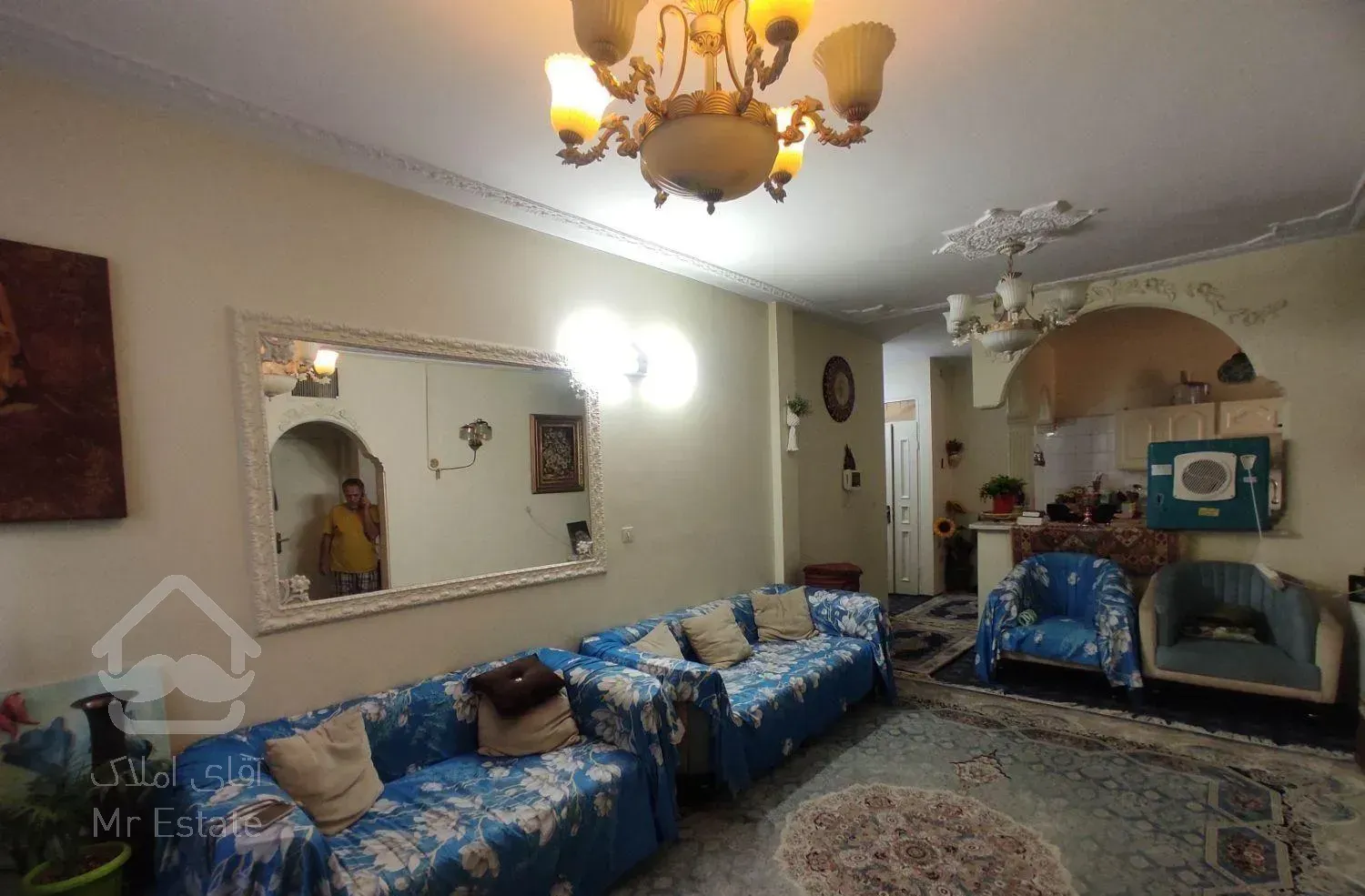 ۶۴متر/خیابان ایران/سرگرد محبی/طبقه دوم