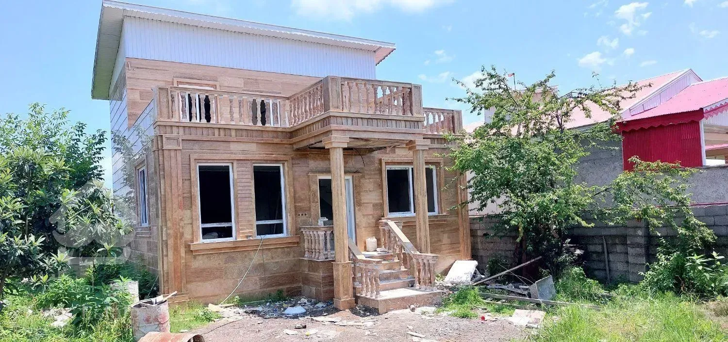 ویلای زمین 400متر بنا 200متر نزدیک به شهر