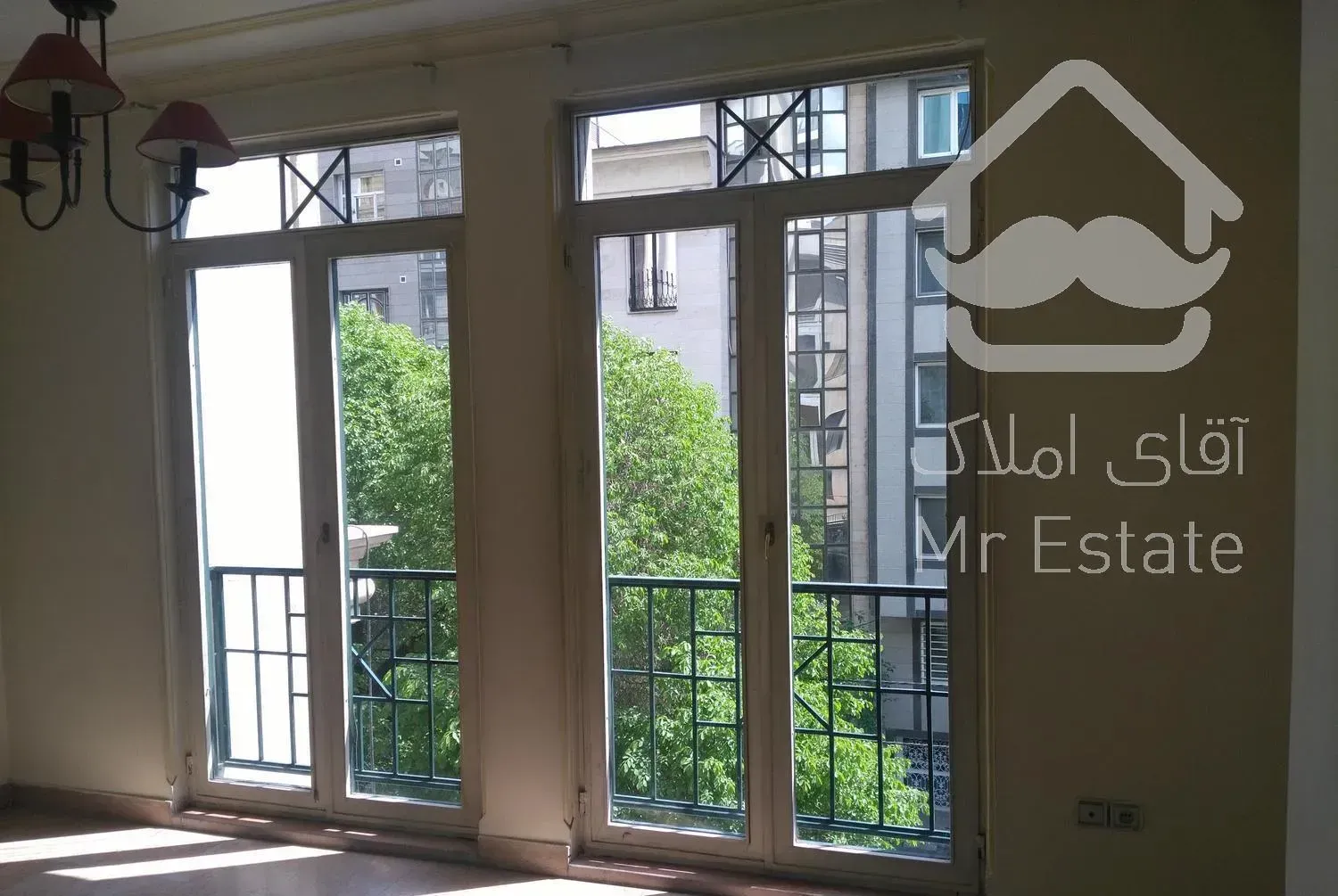 سعادت آباد / 104 متر / دو خوابه / تک واحدی