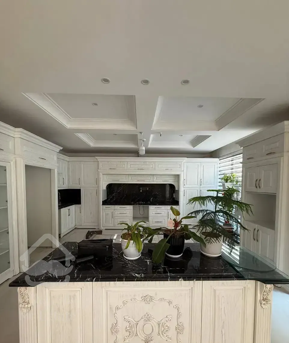 اوایل اقبال لاهوری ۱۸۵ متر تکواحدی روبه فضای سبز