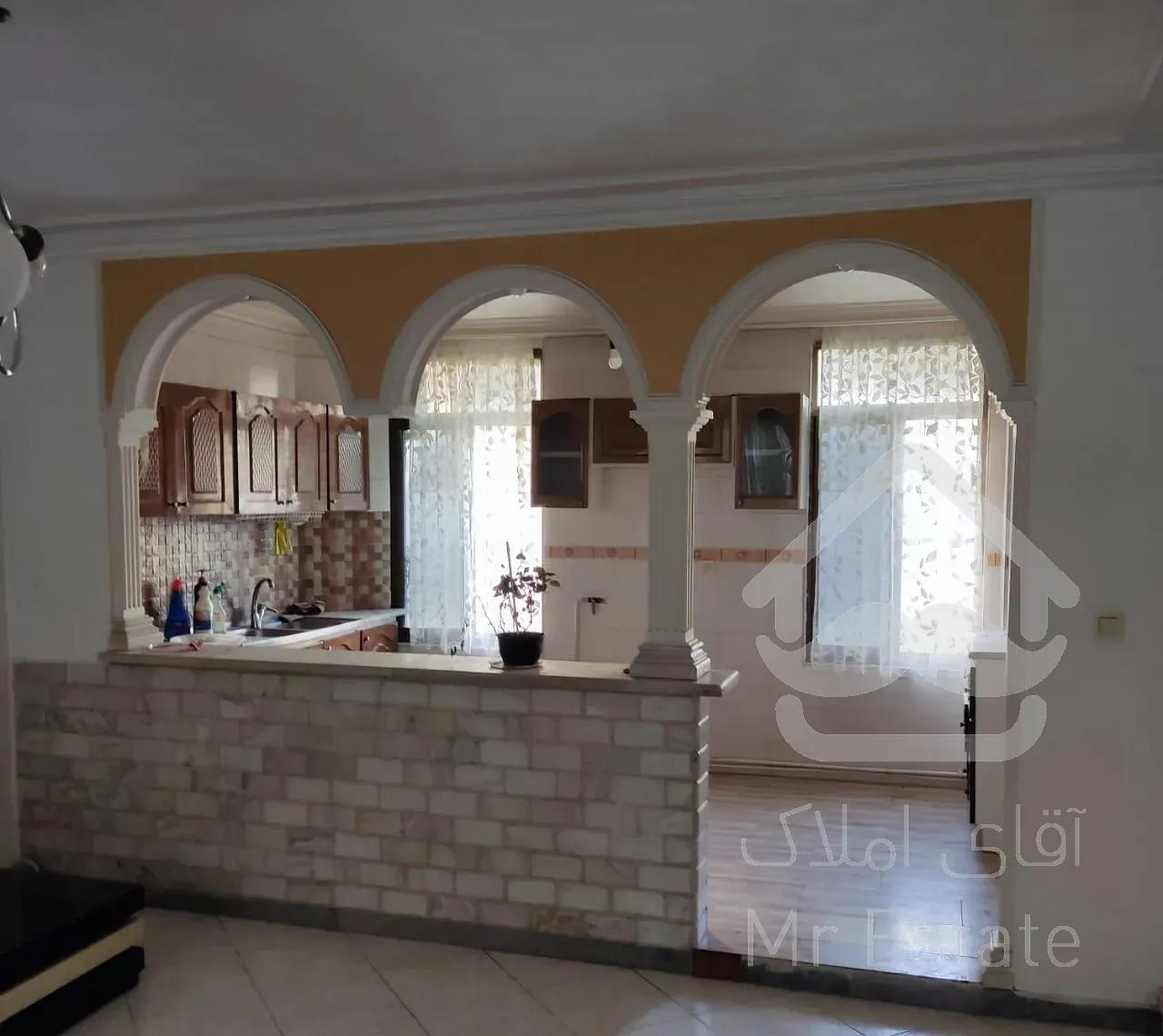 ۷۳ متر با پارکینگ سندی