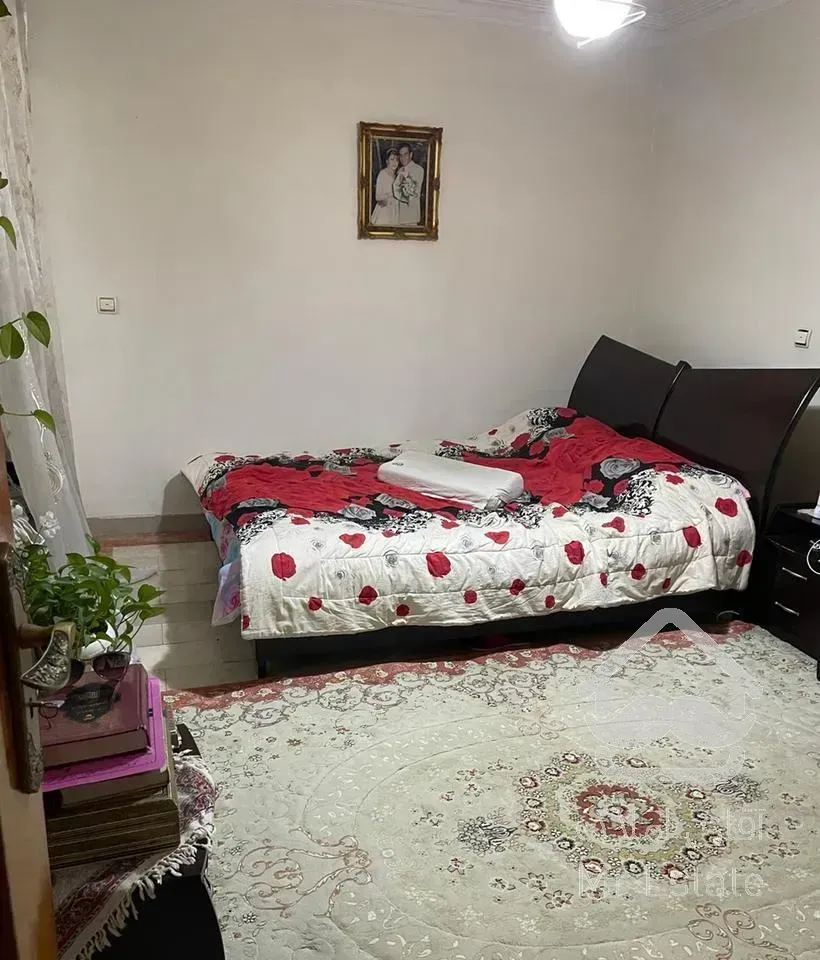 ۱۳۰ متر //۳ خواب//