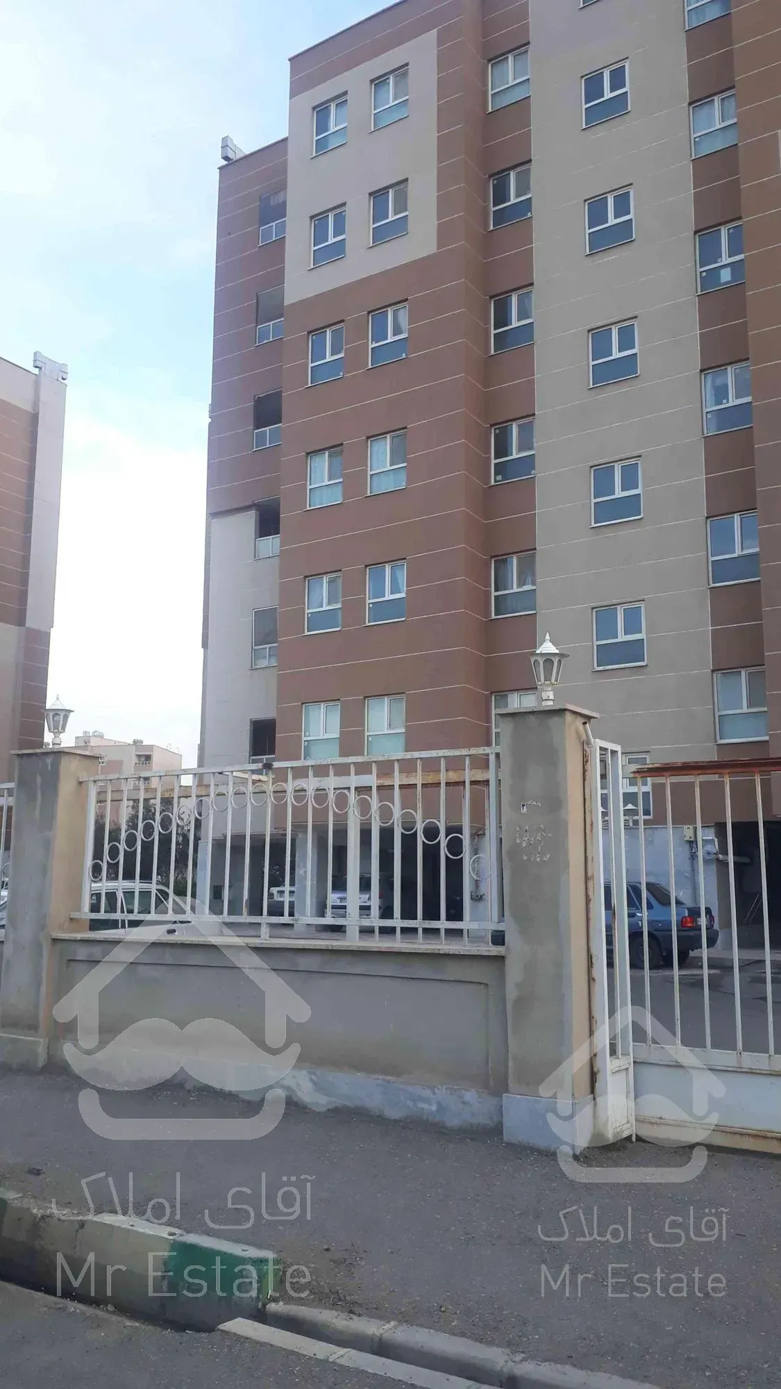 فروش واحد فول امکانات به غیر از پارکینگ مسقف