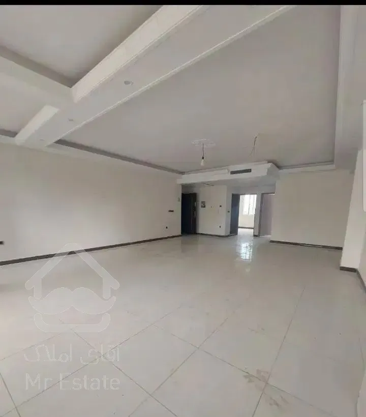 خیابان انقلاب/۱۱۰ متر/نوساز کلید نخورده/قابل تبدیل