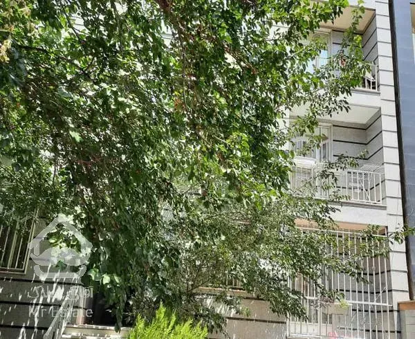 ۸۱ متر  دوخواب سالن پرده خور