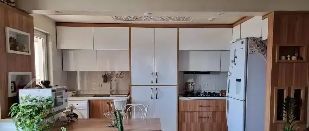 107متر طبقه ۱۳ شیش سال ساخت فول امکانات برج