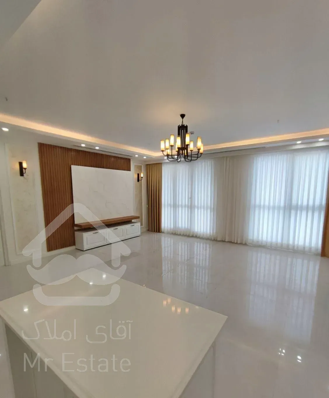 90 متر / مجلل و برند / نزدیک حاشیه امام رضا