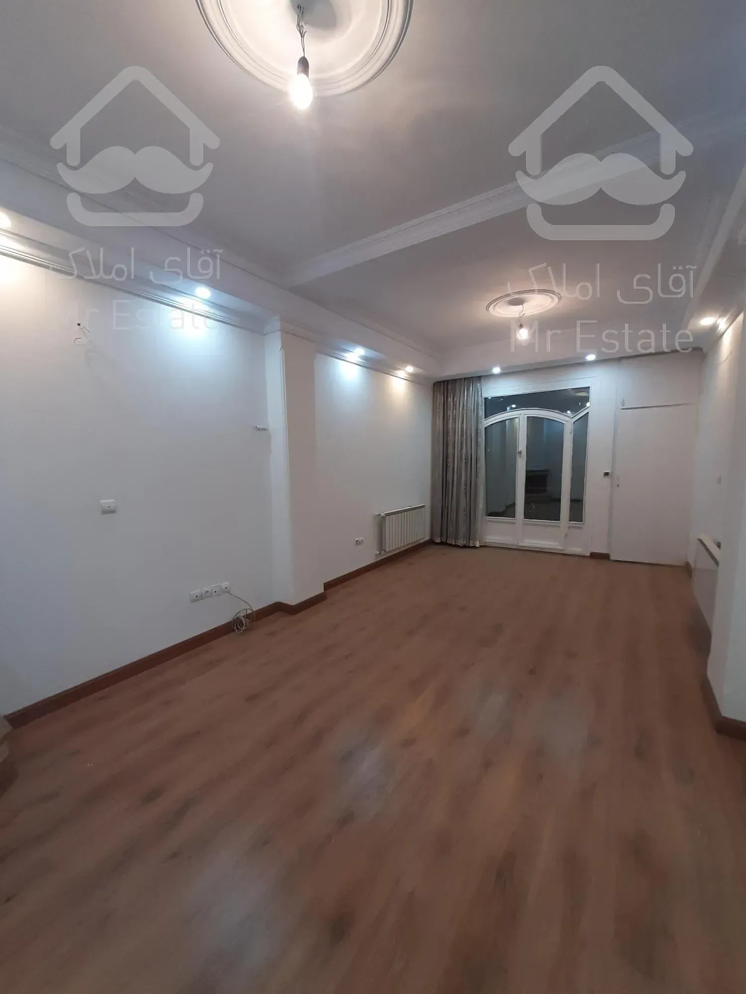 فروش ۵۹متری تراورتن سالن پرده خور