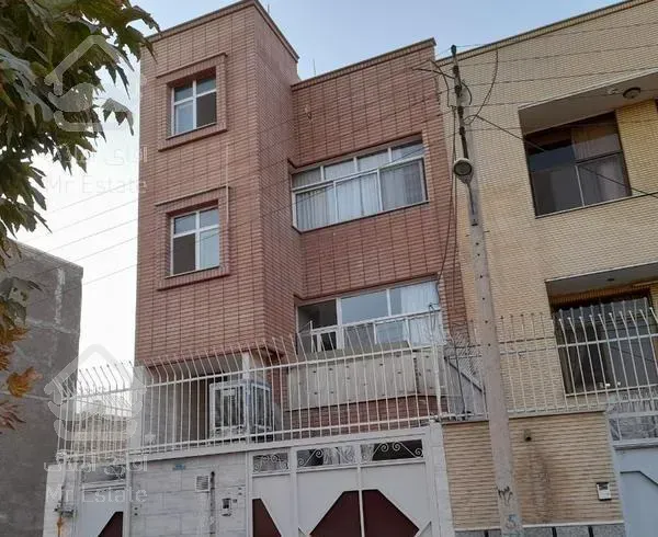 آپارتمان ۳ طبقه با زیر بنا ۱۸۰ متر  هر طبقه ۶۰