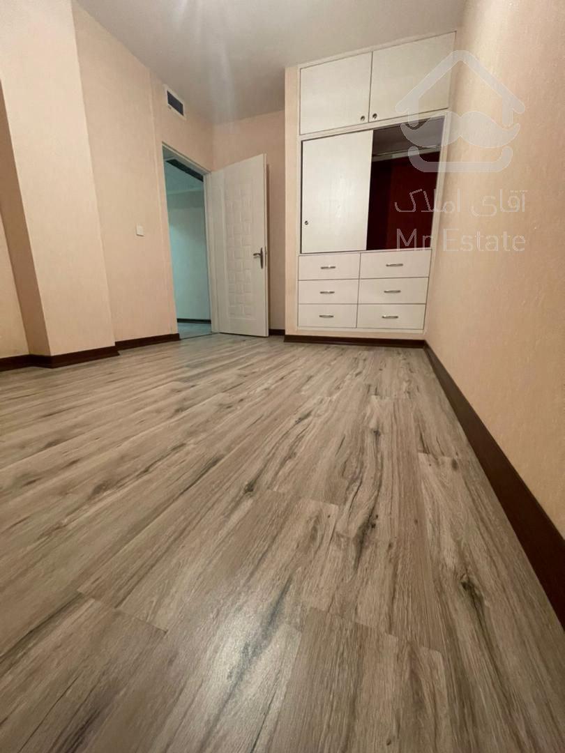 فروش آپارتمان ۱۳۹ متری خوش نقشه نورگیر شهرک چیتگر