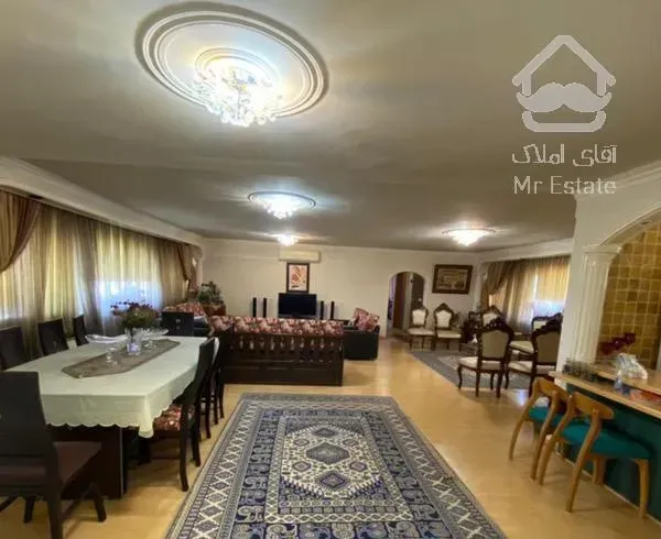 واحد بالکن دار با پارکینگ سرپوشیده وانباری میباشد