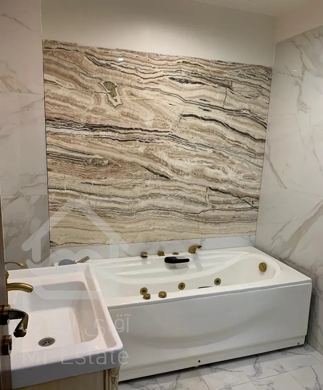 اجاره آپارتمان/۱۷۴متری/فول امکانات/۲پارکینگ/خ پنجم