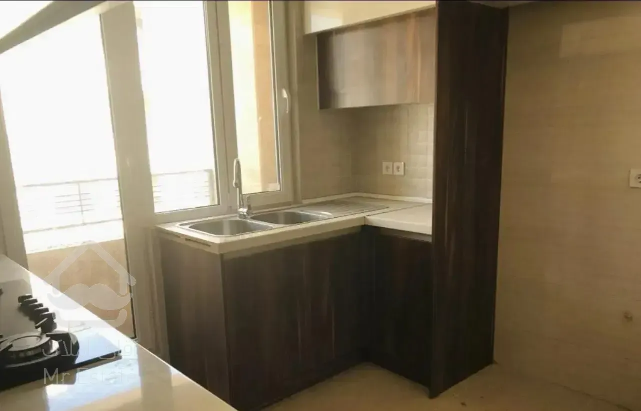 ۸۳ متر دوخواب فول امکانات کم سن واقع دربرج(کوهسار)