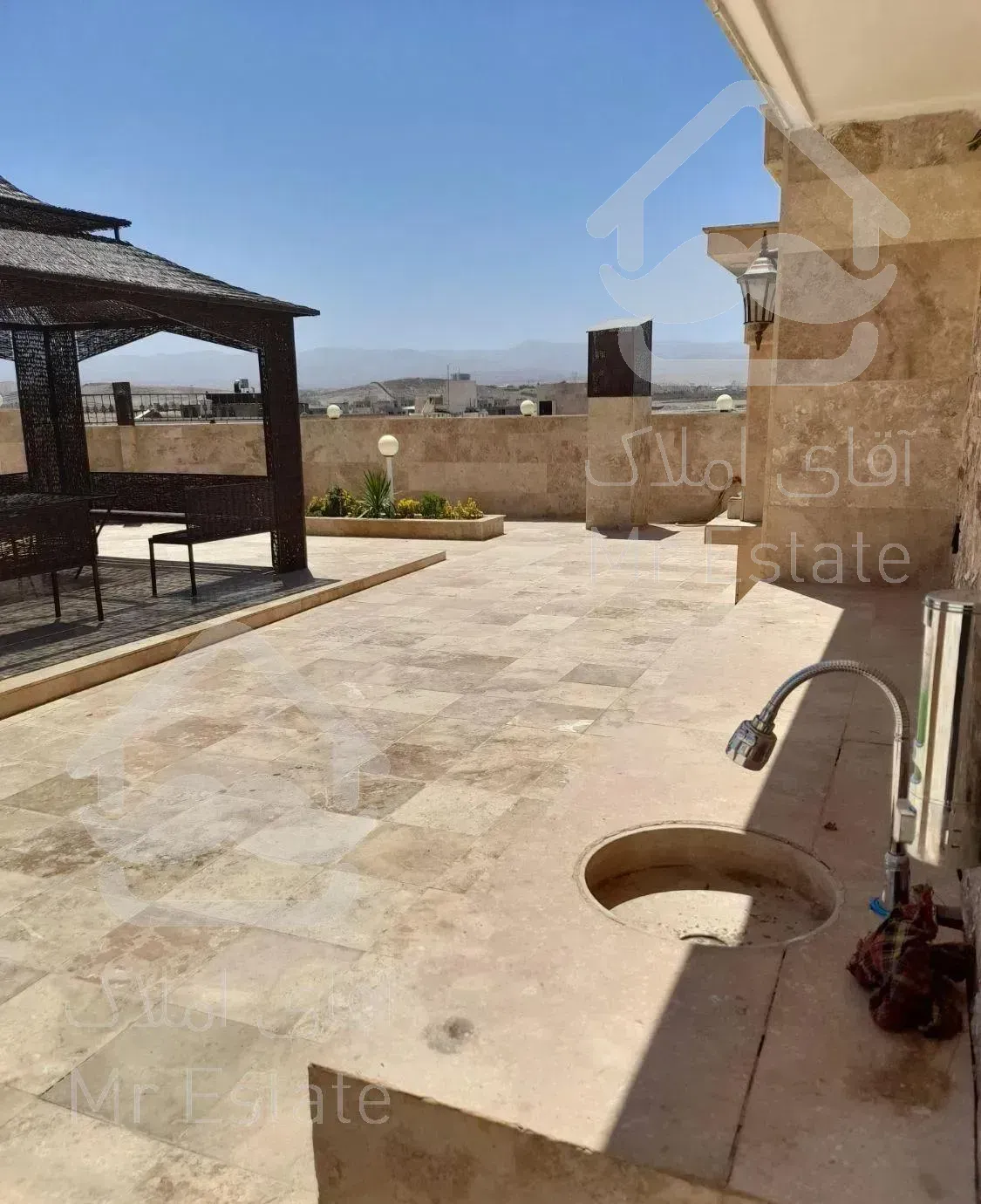 ۱۳۵ متر سه خواب صفر سند اماده شیک و برند