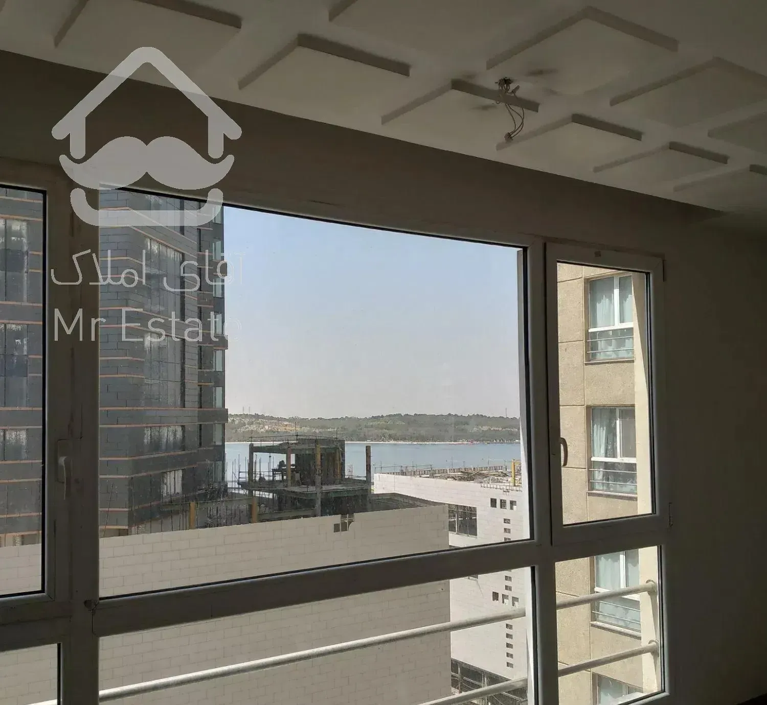 ۱۴۰ متر سه خواب فول امکانات ویو مستقیم دریاچه