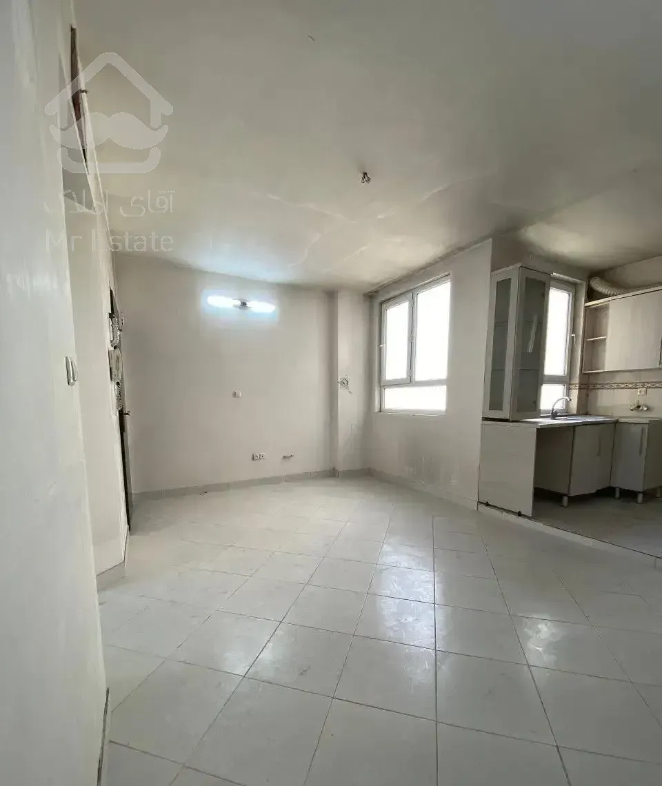 ۴۲ متر / تک واحدی / غرق نور