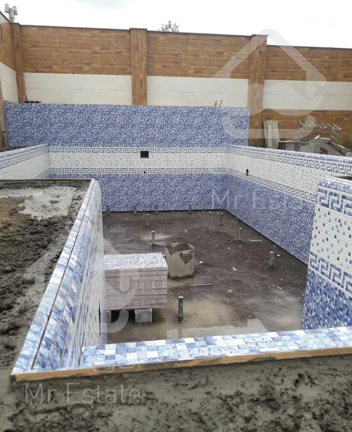 کاشی و سرامیک کاری کف و نمای ساختمان