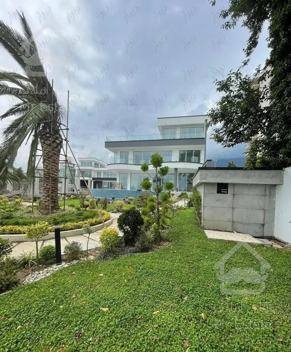 ویلا قطعه اول ساحل ۱۱۵٠ متر دو استخر سند عرصه عیان