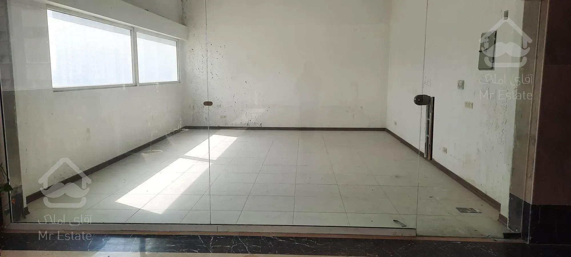 ۴۶ متر در متجمع تجاری در چندقدمی باملند