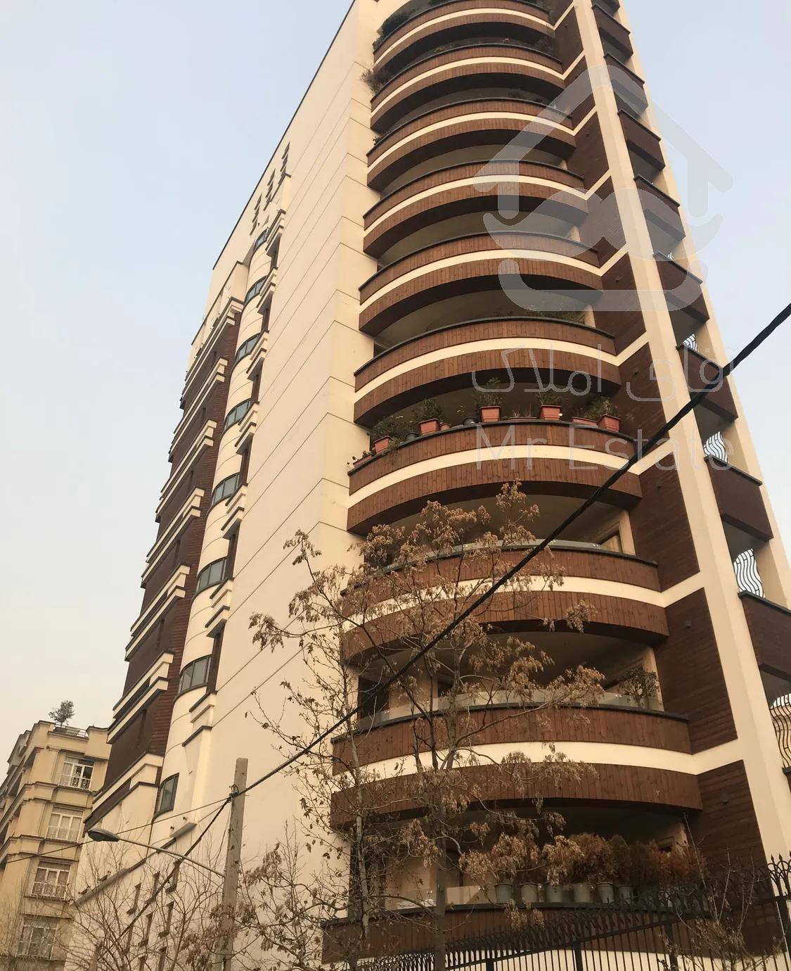 آپارتمان ۱۸۵ متر فرمانیه غربی