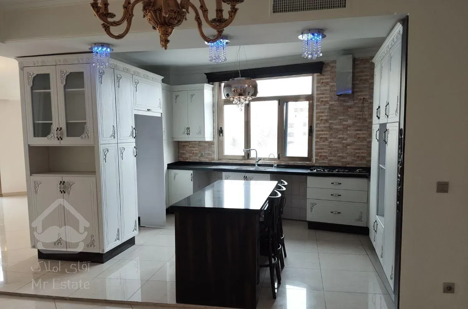 ۱۹۱متر چهار خواب(۱مستر)/ ظهیرالدوله بدون مشرف