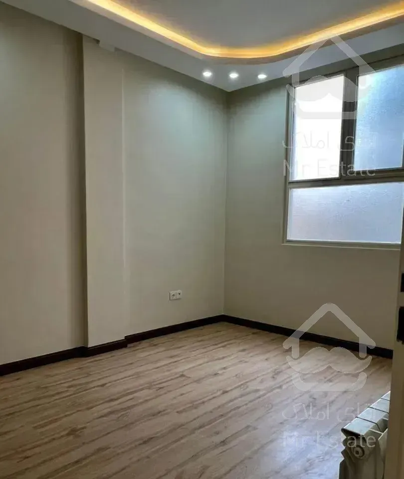 سیدخندان دبستان ۱۰۷متر دو خواب فول امکانات