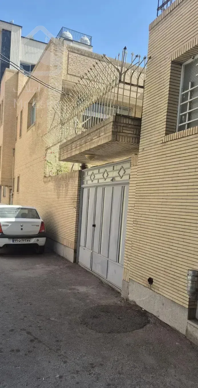 ویلایی ۲۵۰متری /سه روی پیلوت/ خ خاقانی