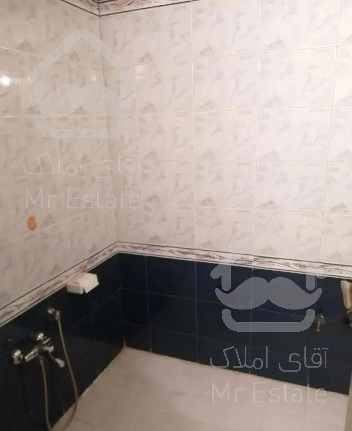 آپارتمان اندرزگو 140 متر