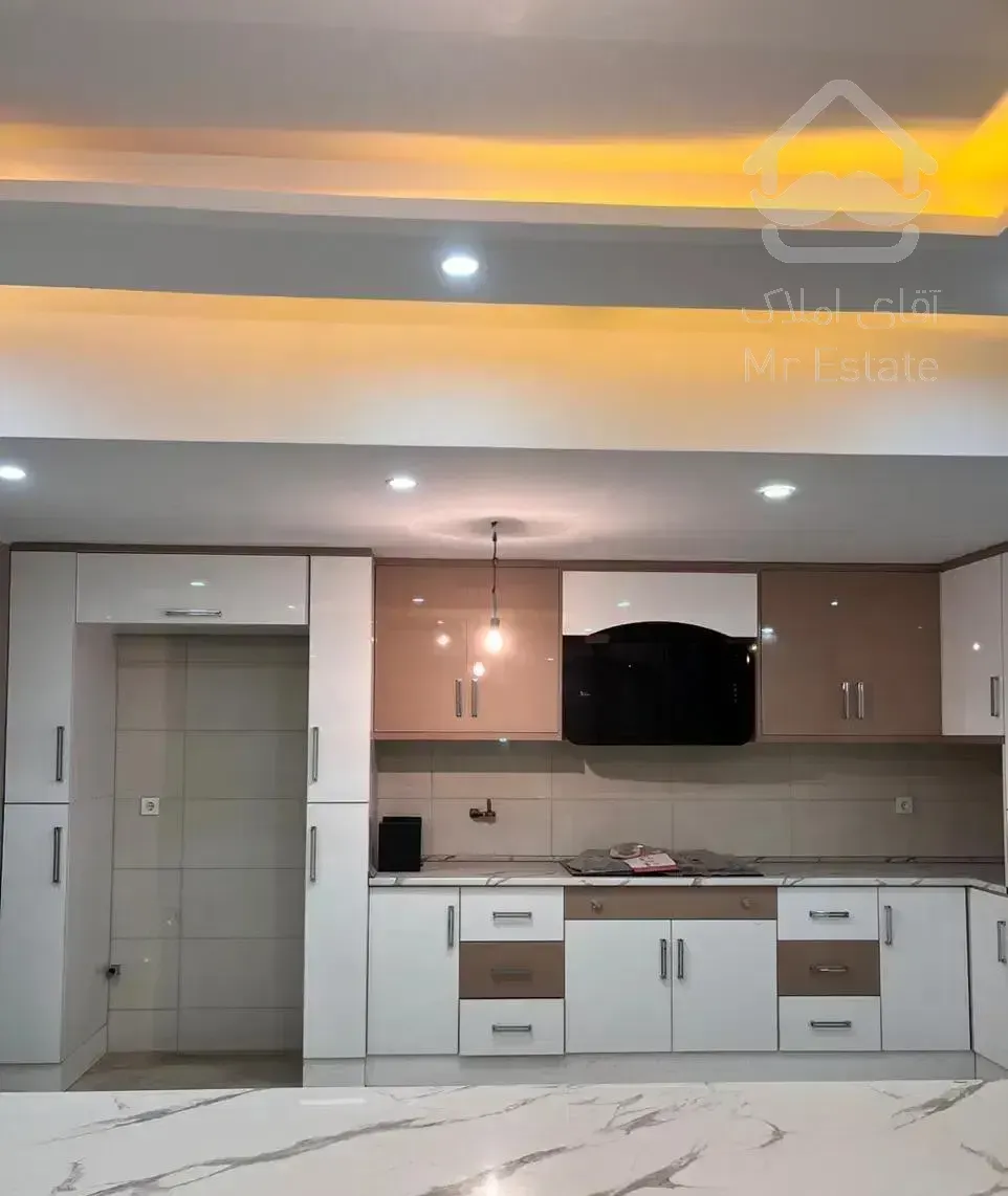 آپارتمان ۱۳۶متر/سه خواب/کلیدنخورده/دریاچه/آبشار