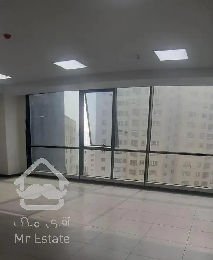 *۷۰متر سند اداری آکادا سنتر جوار دریاچه چیتگر *