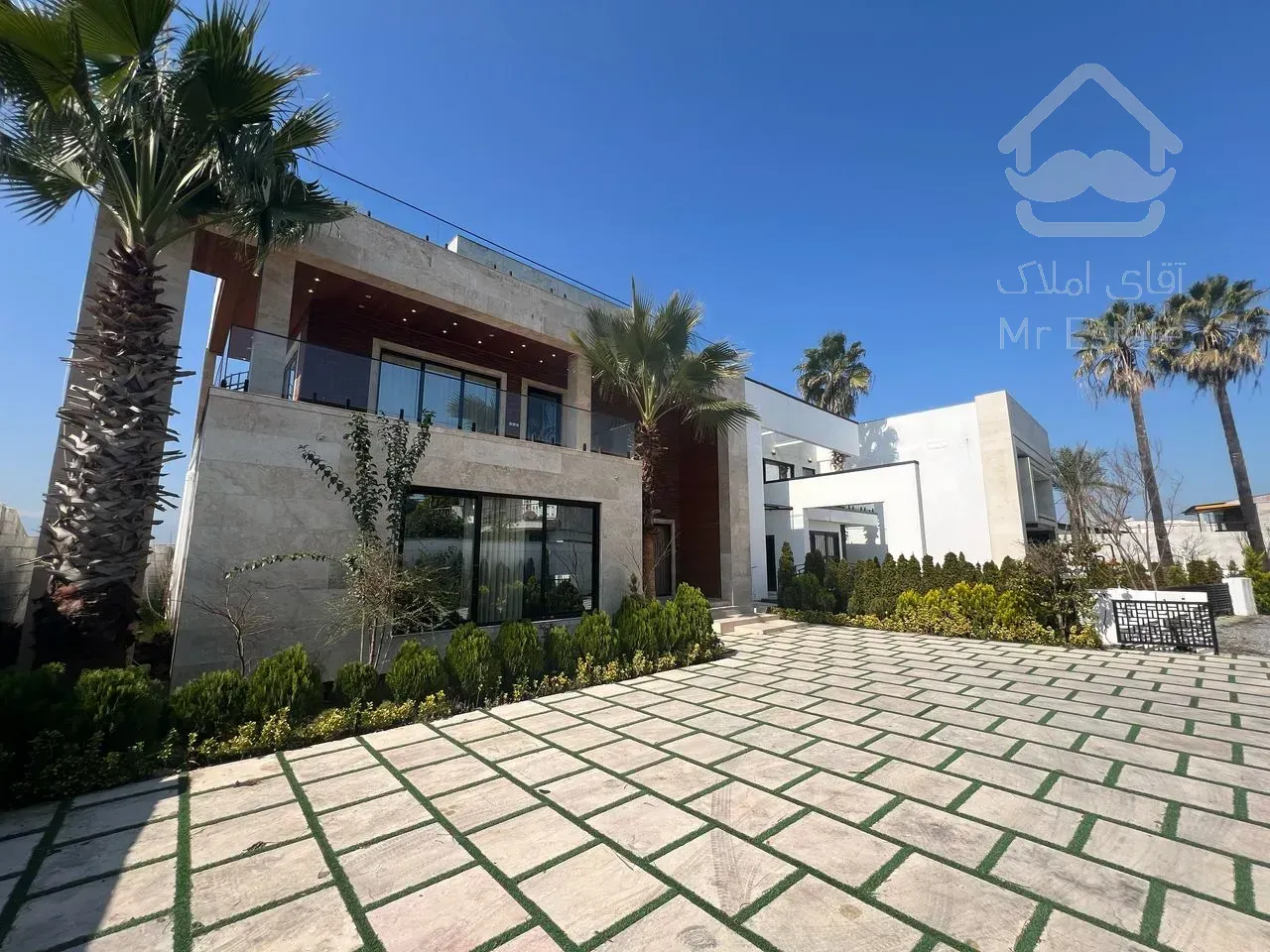 فروش فوری ویلا استخر دار مبله