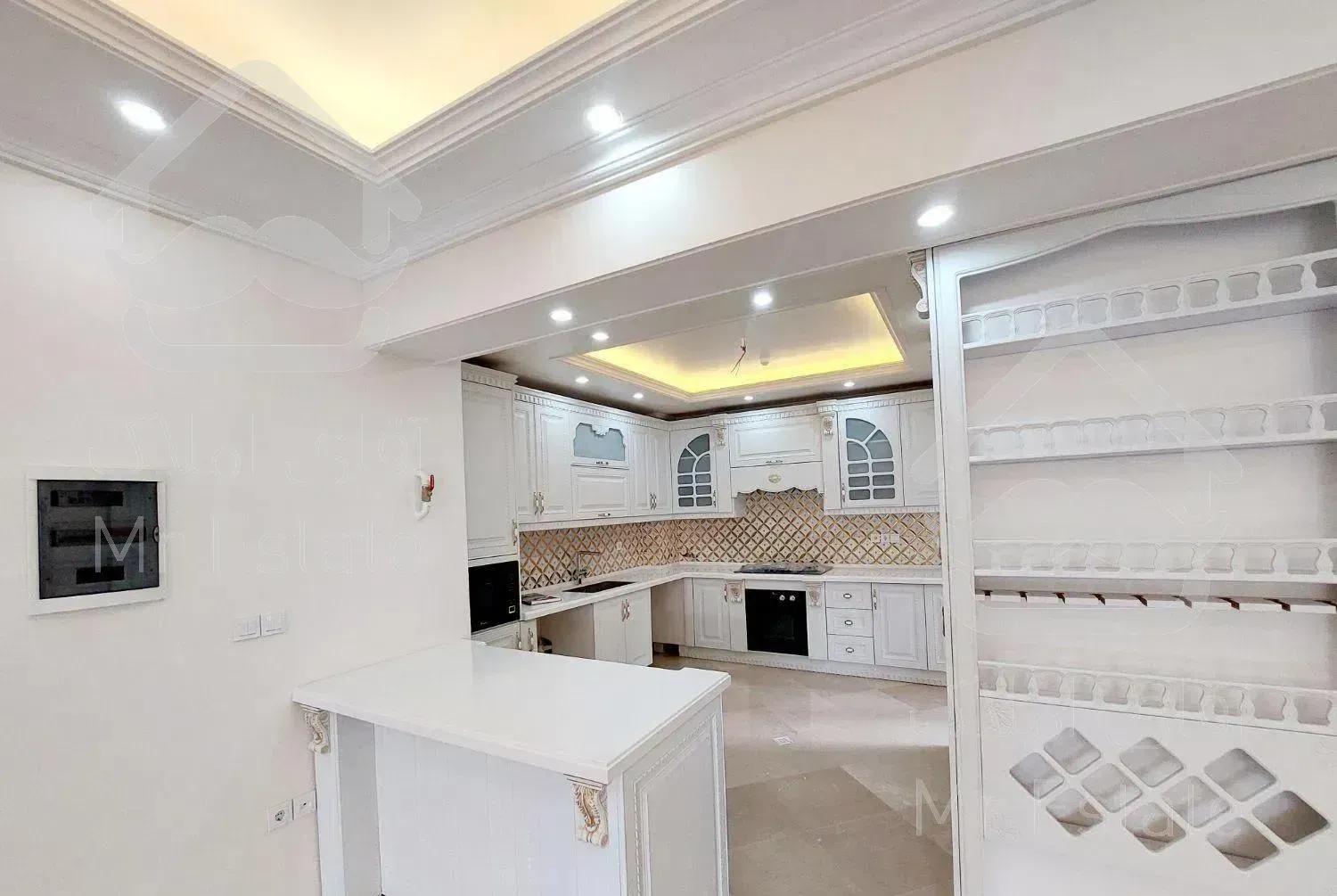 ۴۶۴متر مستغلات تکواحدی تهاتر و فروش/ نوساز/ بی‌نقص